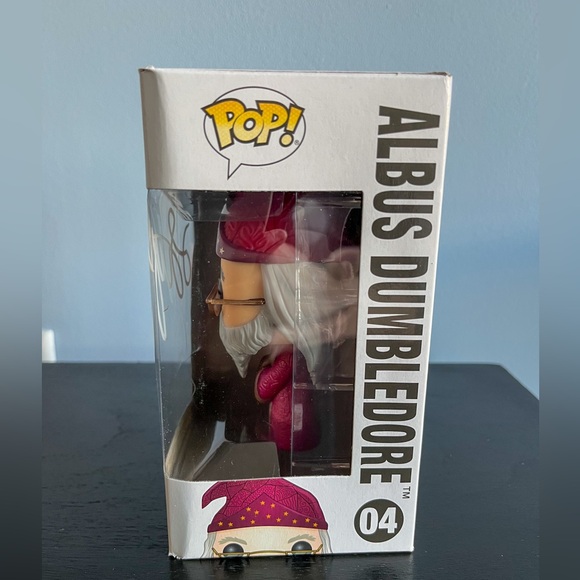 John Lithgow signed Funko Pop! #04 Albus Dumbledore with COA - Picture 2 of 7